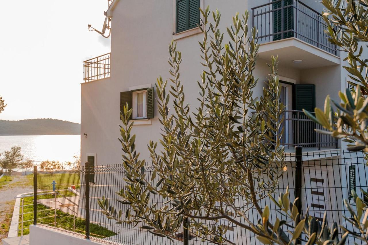 Bijaka Villas&Apartments Милна Екстериор снимка
