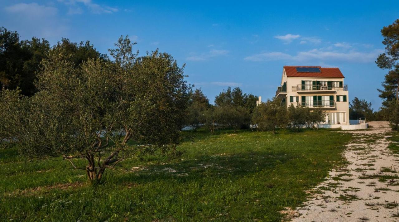 Bijaka Villas&Apartments Милна Екстериор снимка