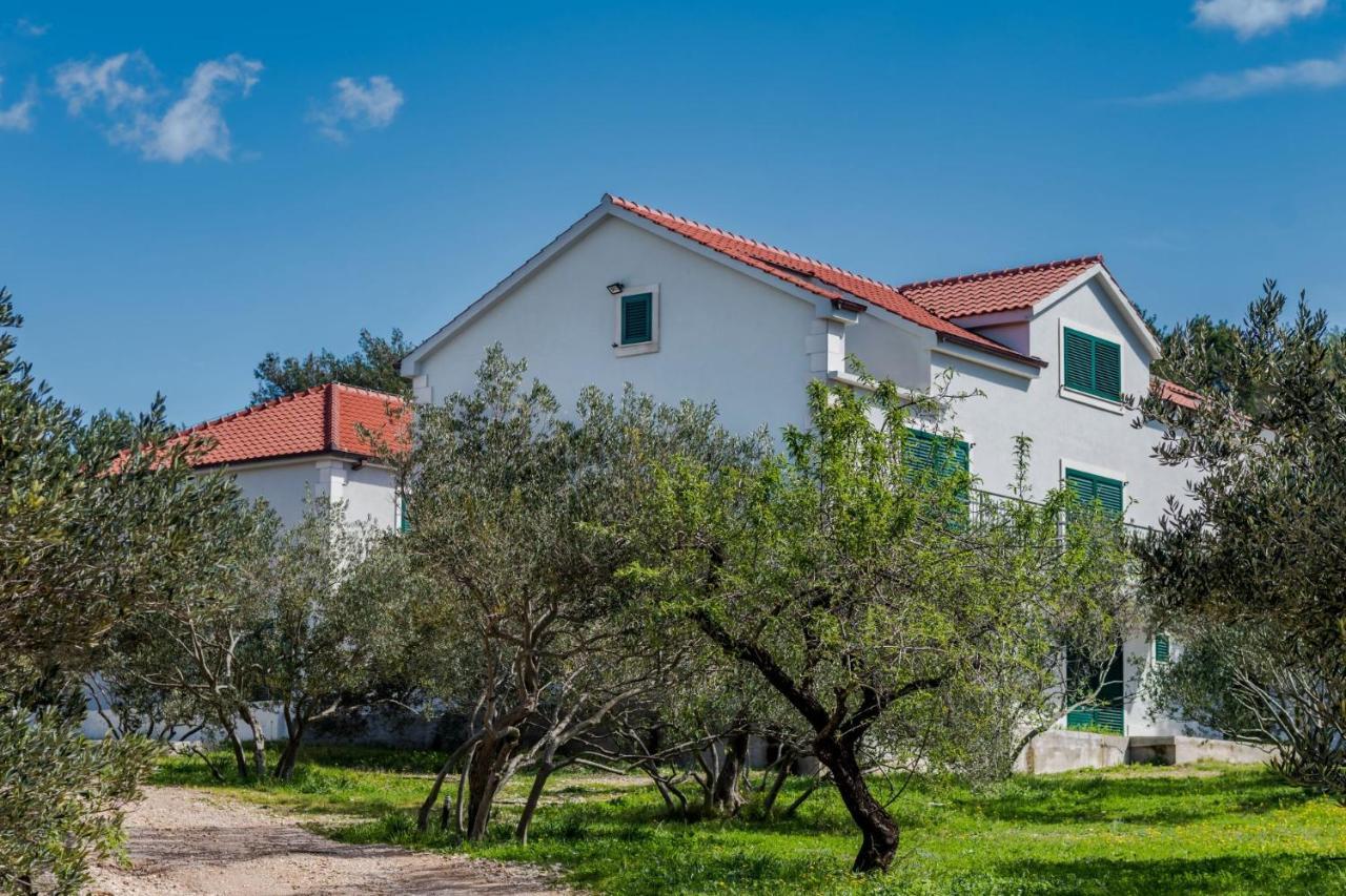 Bijaka Villas&Apartments Милна Екстериор снимка