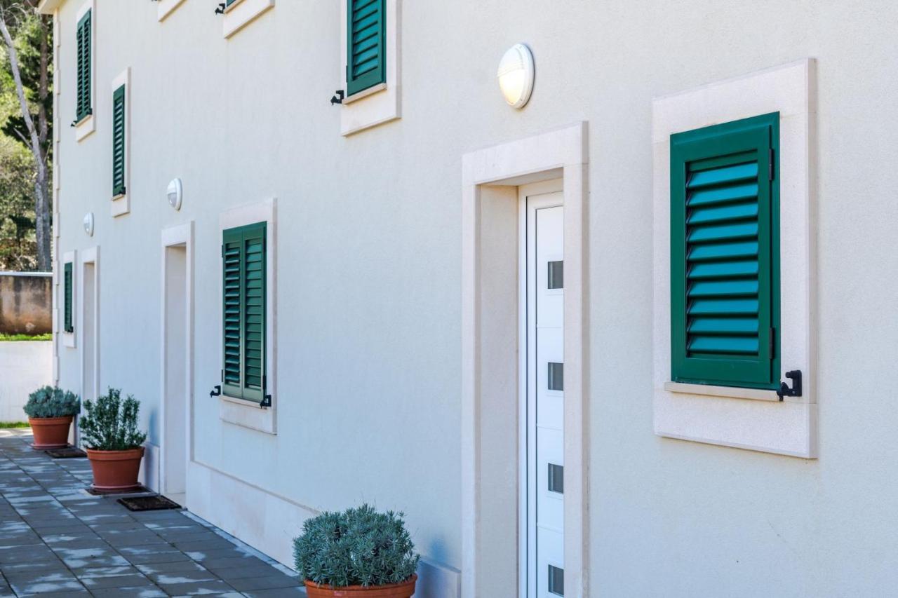Bijaka Villas&Apartments Милна Екстериор снимка