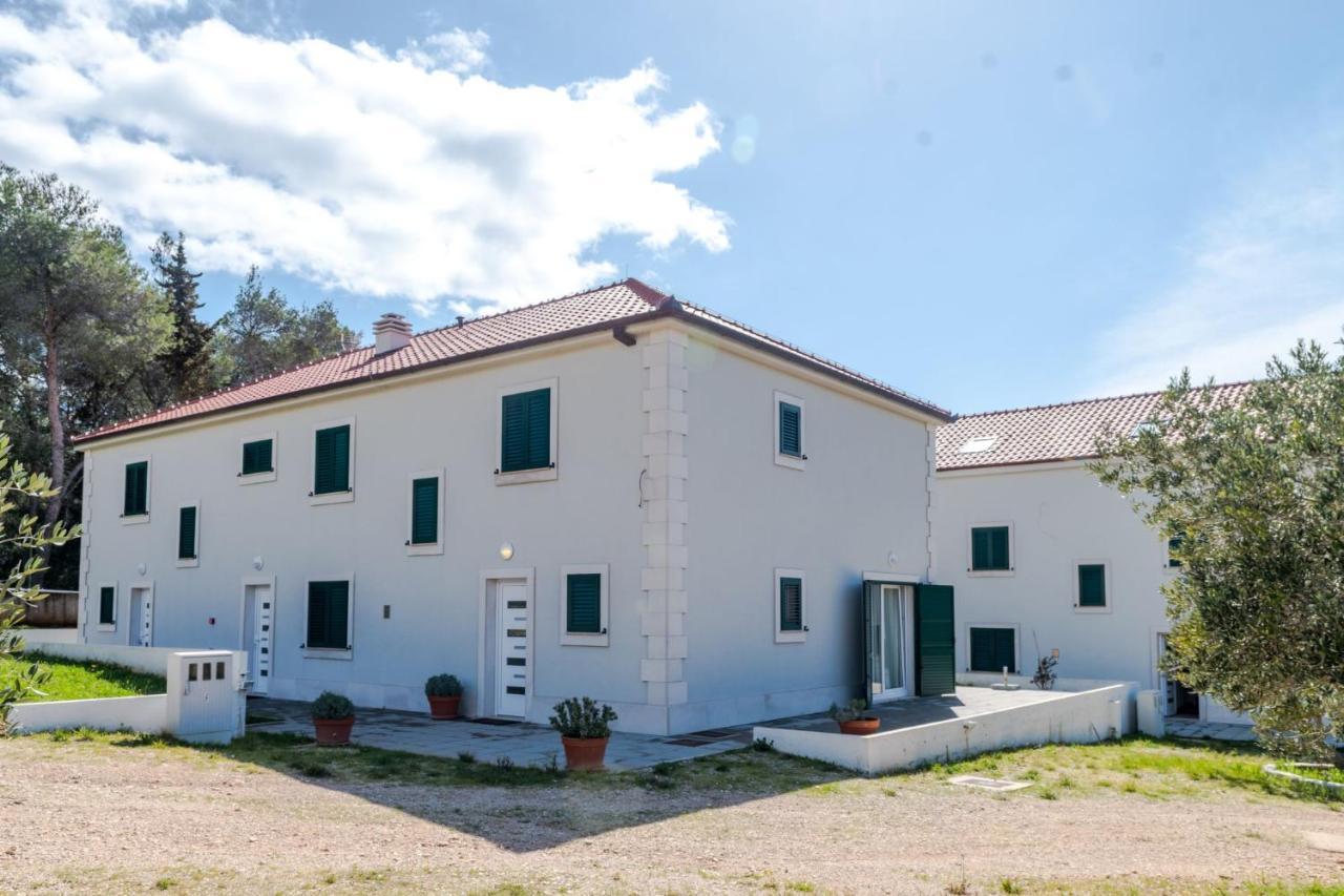 Bijaka Villas&Apartments Милна Екстериор снимка