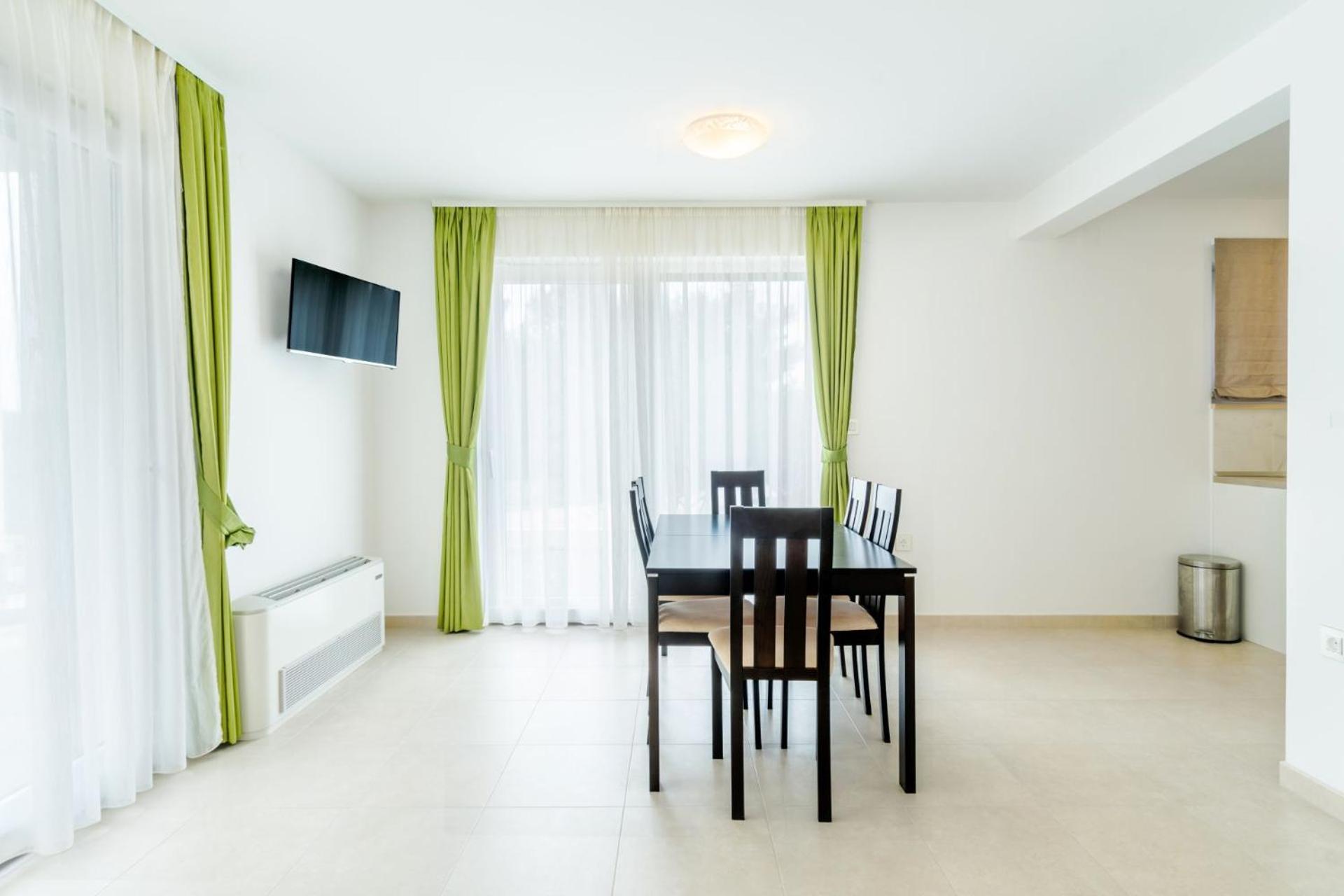 Bijaka Villas&Apartments Милна Екстериор снимка